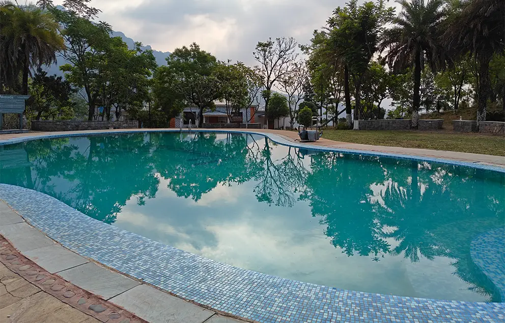 outdoor swimming pool of vanvsa resort 
